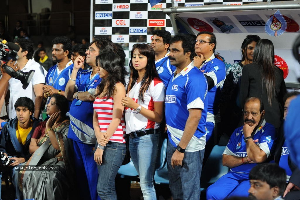 Karnataka Bulldozers VS Chennai Rhinos Match  - 32 / 129 photos