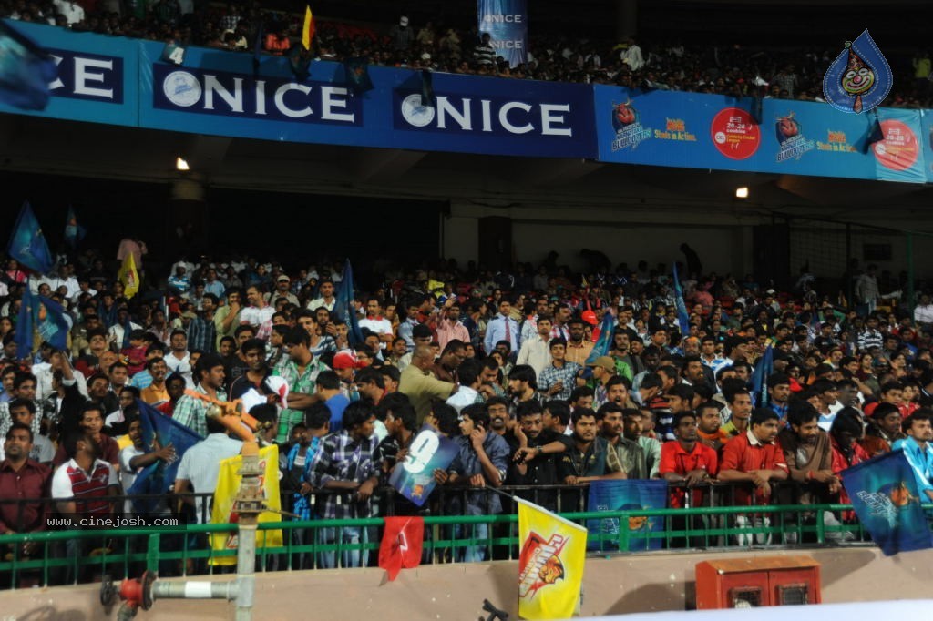 Karnataka Bulldozers VS Chennai Rhinos Match  - 45 / 129 photos