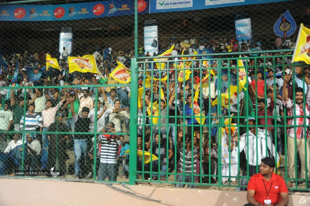 Karnataka Bulldozers VS Chennai Rhinos Match  - 49 / 129 photos