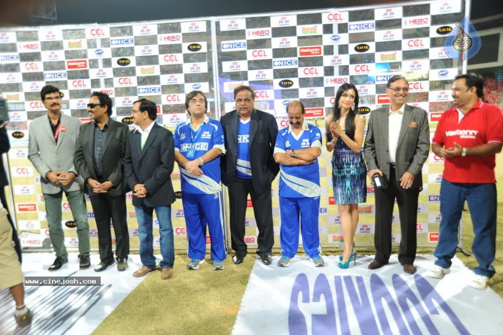 Karnataka Bulldozers VS Chennai Rhinos Match  - 73 / 129 photos