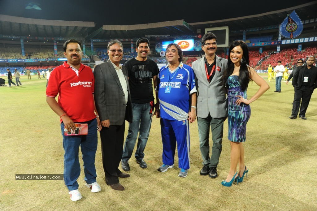 Karnataka Bulldozers VS Chennai Rhinos Match  - 94 / 129 photos