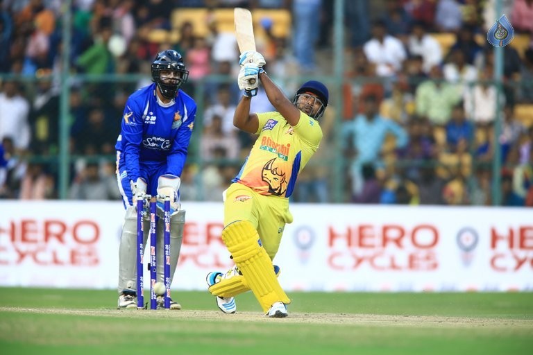 Karnataka Bulldozers Vs Chennai Rhinos Match Photos - 12 / 42 photos