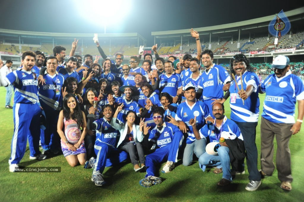 Karnataka Bulldozers Vs Kerala Strikers Match Photos - 5 / 60 photos