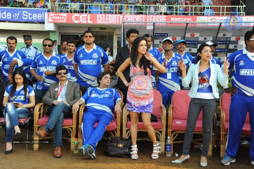 Karnataka Bulldozers Vs Kerala Strikers Match Photos - 22 / 60 photos