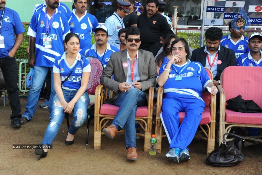 Karnataka Bulldozers Vs Kerala Strikers Match Photos - 29 / 60 photos