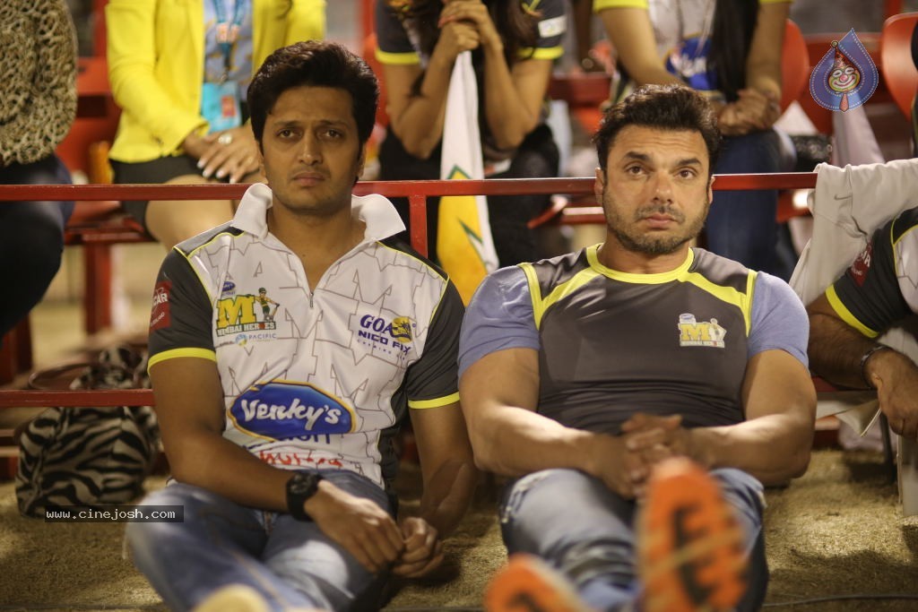 Karnataka Bulldozers Vs Mumbai Heroes Match - 87 / 202 photos