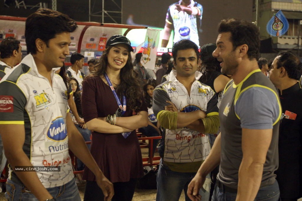 Karnataka Bulldozers Vs Mumbai Heroes Match - 112 / 202 photos