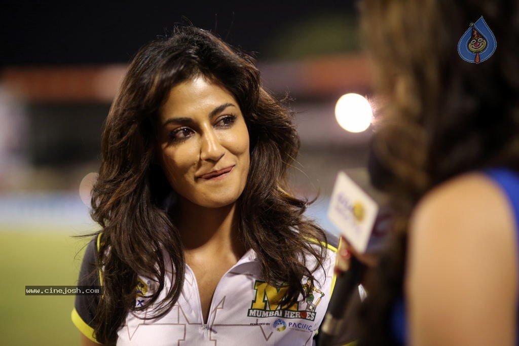 Karnataka Bulldozers Vs Mumbai Heroes Match - 126 / 202 photos