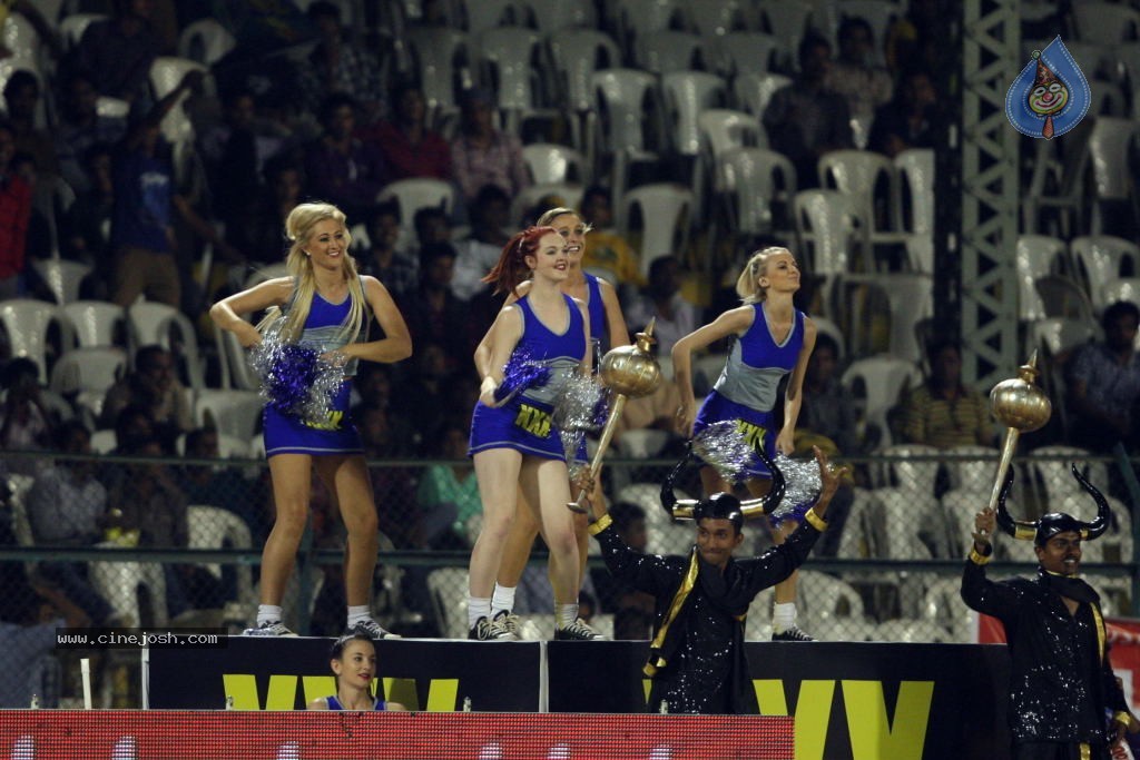 Karnataka Bulldozers Vs Mumbai Heroes Match - 149 / 202 photos