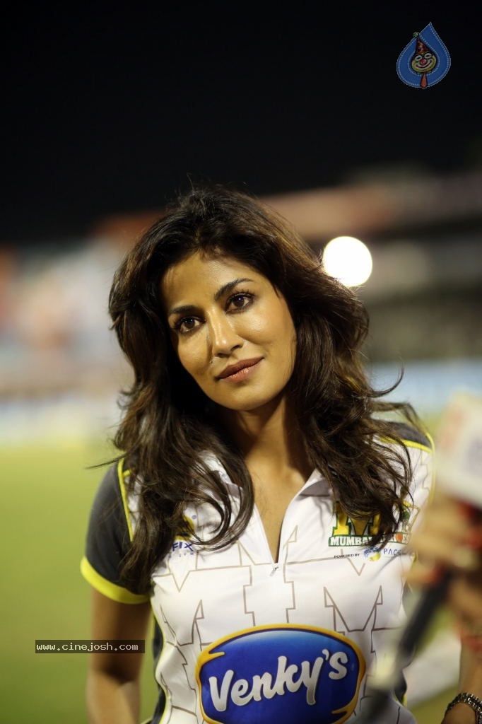 Karnataka Bulldozers Vs Mumbai Heroes Match - 166 / 202 photos