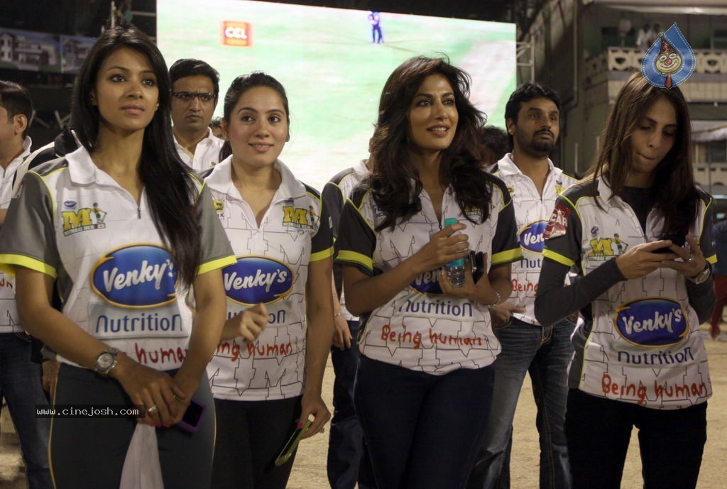 Karnataka Bulldozers Vs Mumbai Heroes Match - 176 / 202 photos