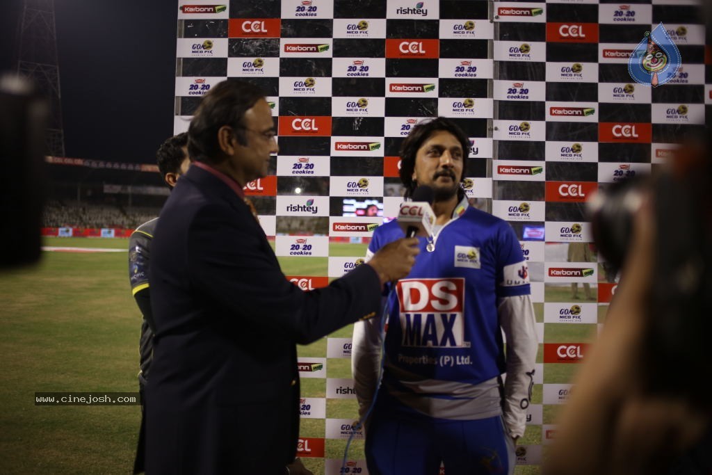 Karnataka Bulldozers Vs Mumbai Heroes Match - 187 / 202 photos