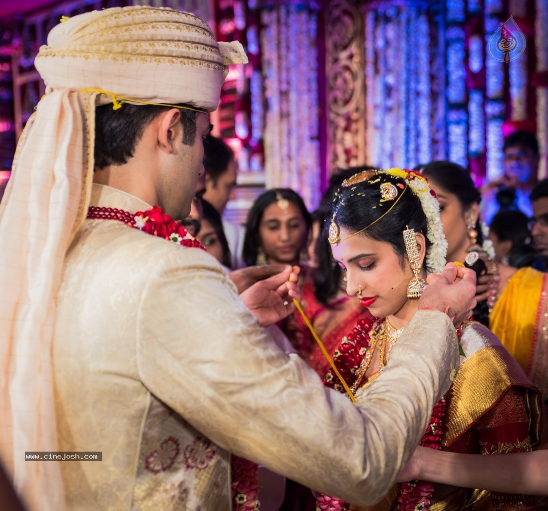 Kavya n Rajiv Wedding Album - 8 / 9 photos