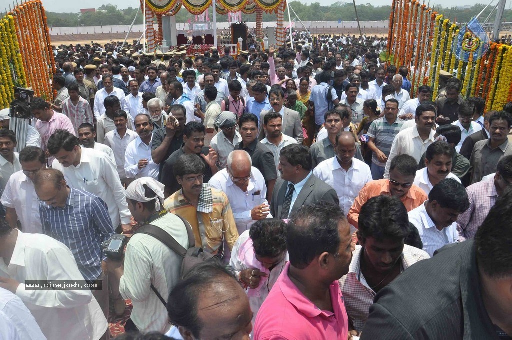 KCR Sworn in as Telangana CM - 9 / 97 photos