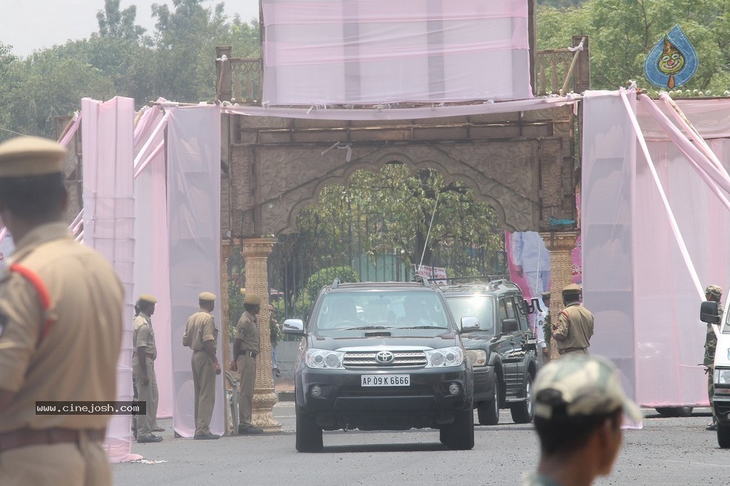 KCR Sworn in as Telangana CM - 18 / 97 photos