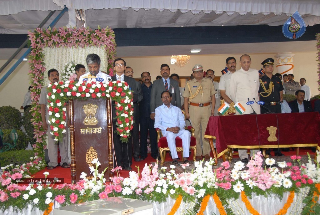 KCR Sworn in as Telangana CM - 36 / 97 photos