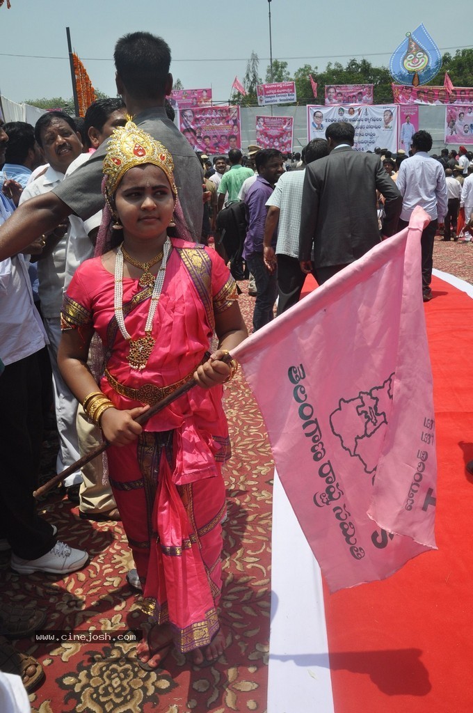 KCR Sworn in as Telangana CM - 37 / 97 photos