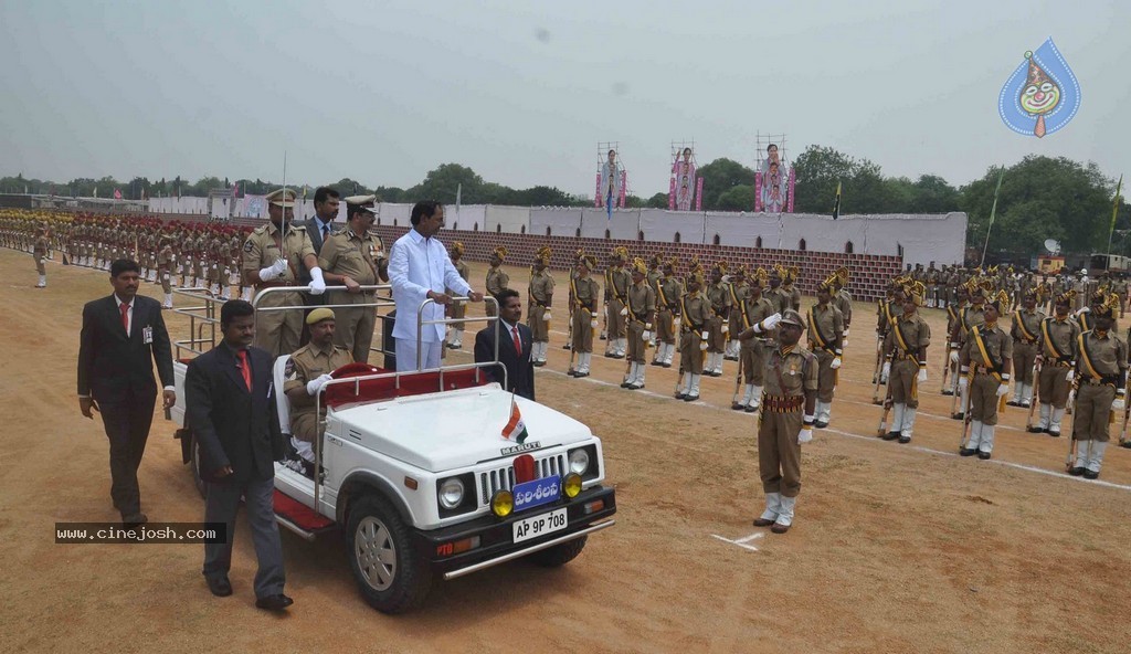 KCR Sworn in as Telangana CM - 39 / 97 photos