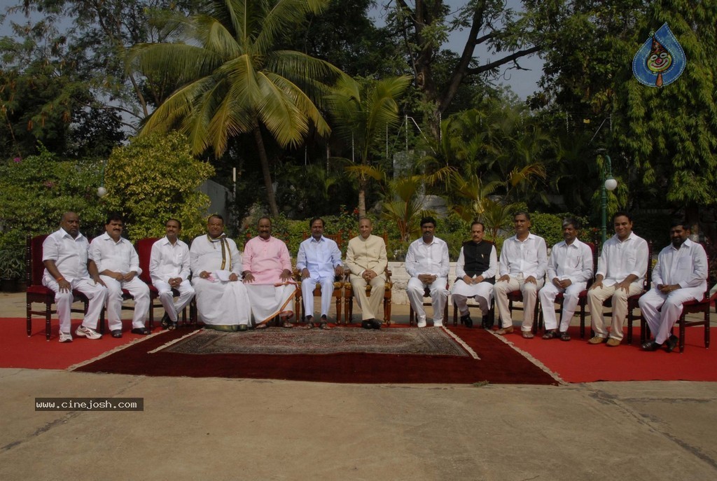 KCR Sworn in as Telangana CM - 61 / 97 photos