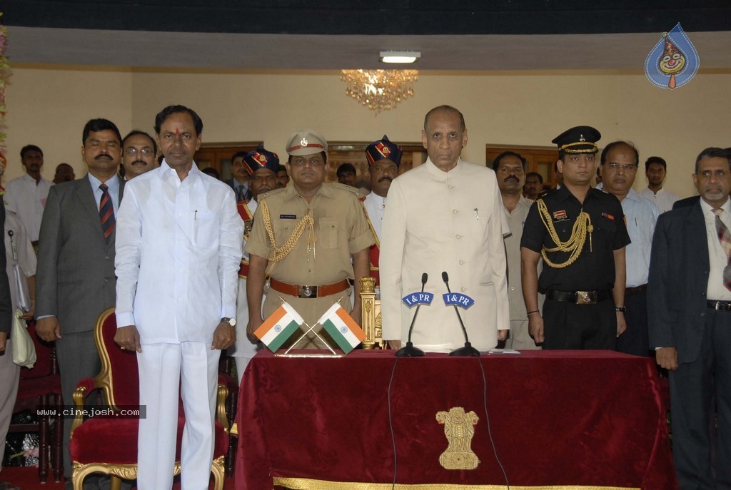 KCR Sworn in as Telangana CM - 74 / 97 photos