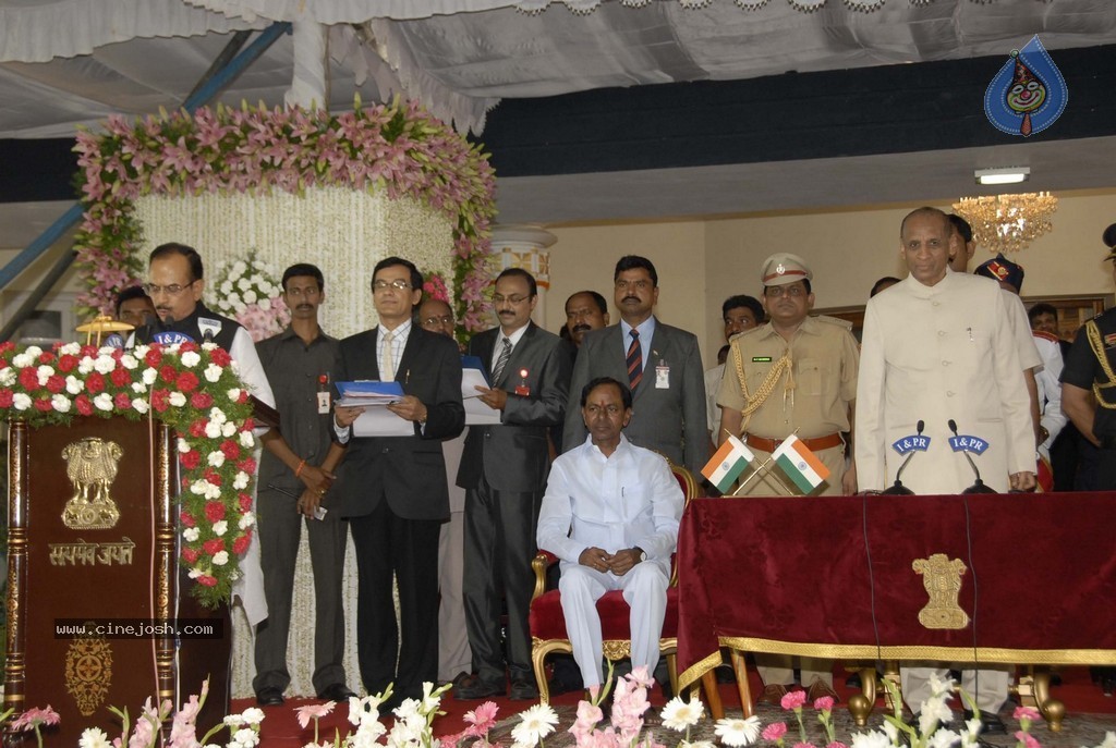 KCR Sworn in as Telangana CM - 87 / 97 photos