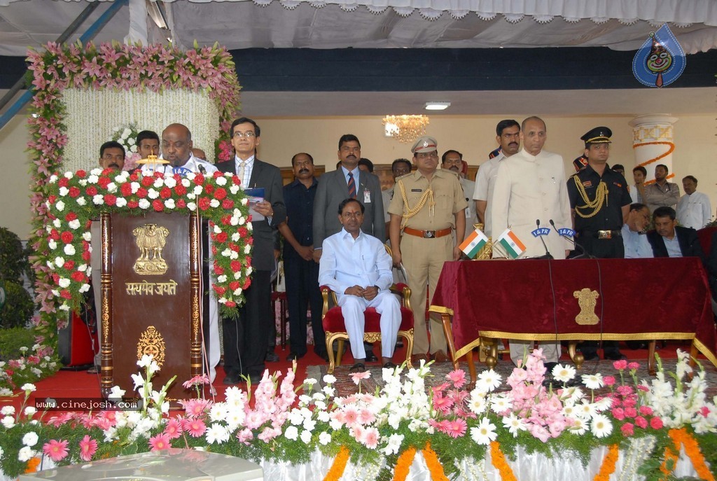 KCR Sworn in as Telangana CM - 91 / 97 photos
