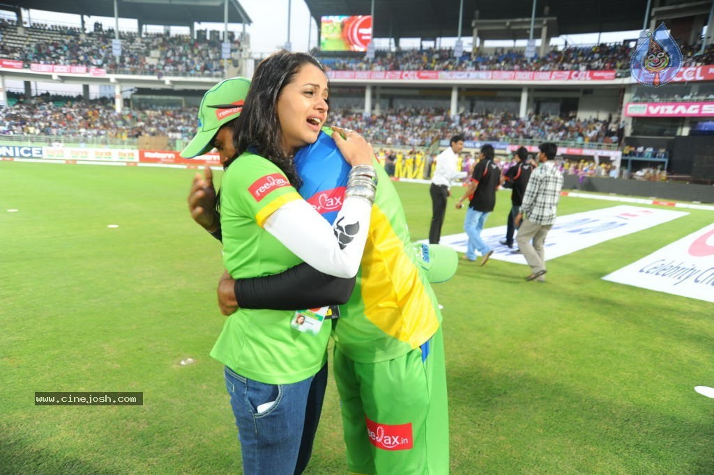 Kerala Strikers VS Bengal Tigers Match Photos - 24 / 94 photos