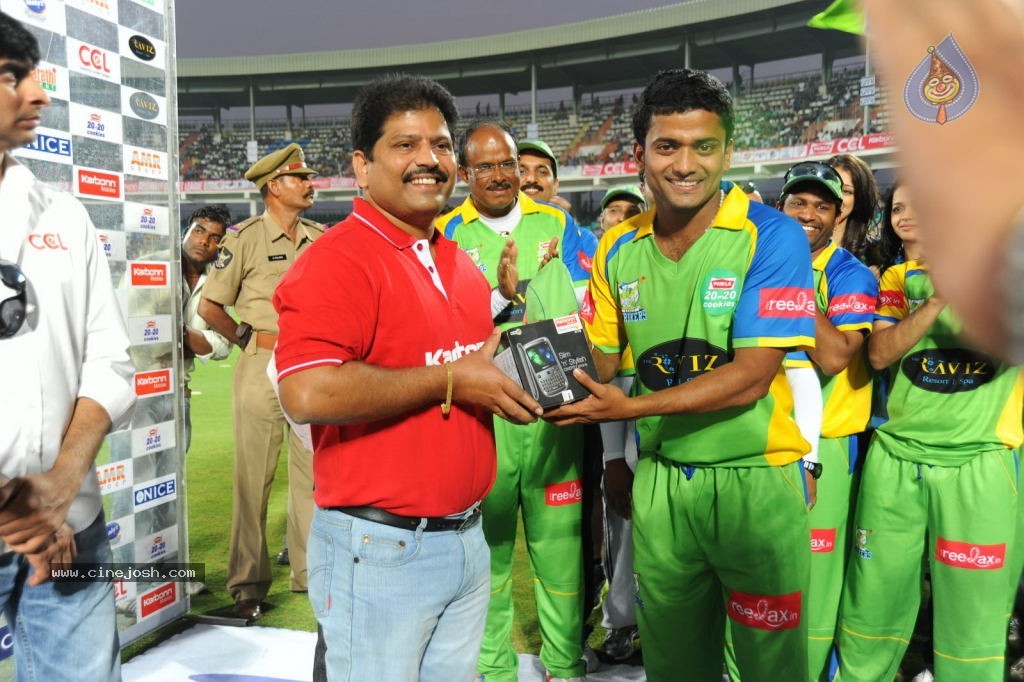 Kerala Strikers VS Bengal Tigers Match Photos - 74 / 94 photos