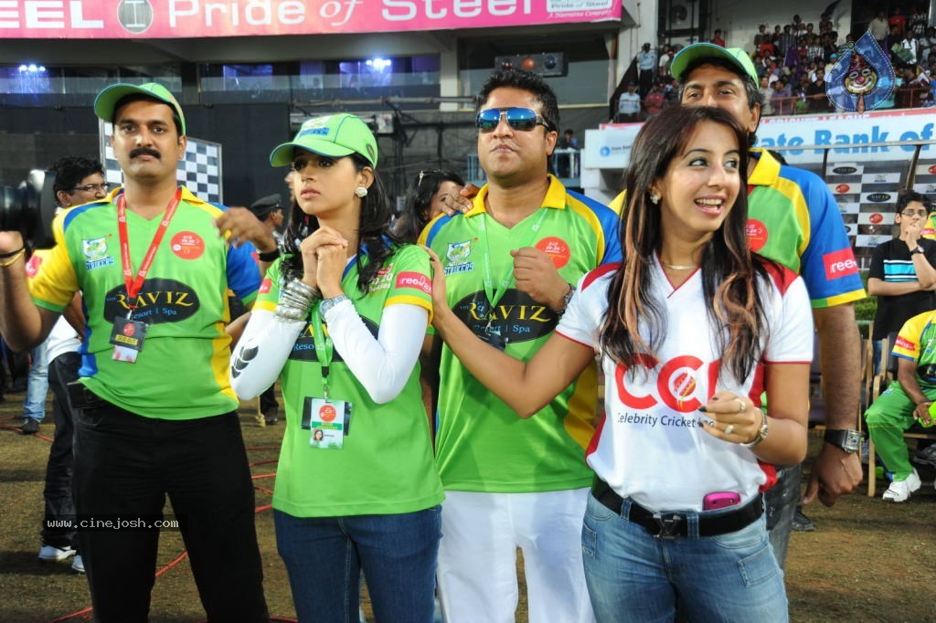 Kerala Strikers VS Bengal Tigers Match Photos - 80 / 94 photos