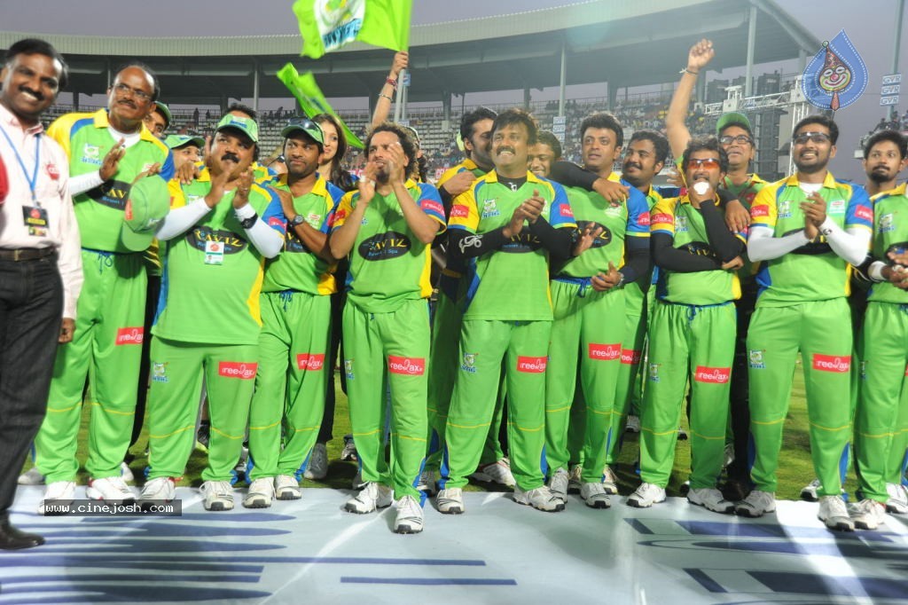 Kerala Strikers VS Bengal Tigers Match Photos - 86 / 94 photos
