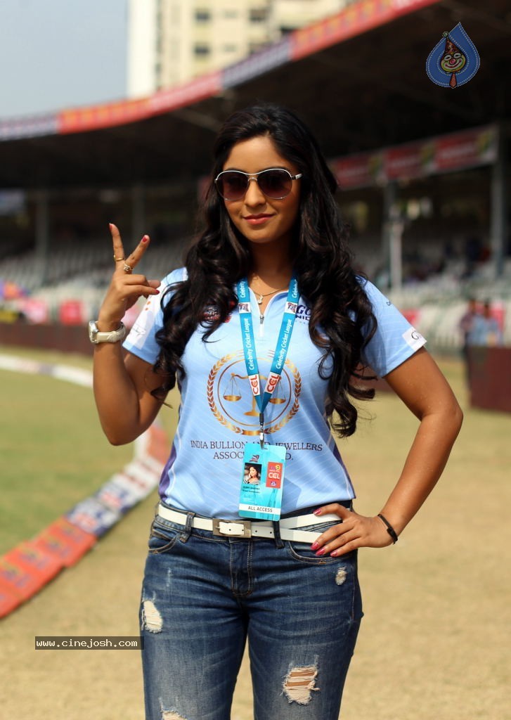 Kerala Strikers Vs Bhojpuri Dabanggs Match Photos - 23 / 183 photos