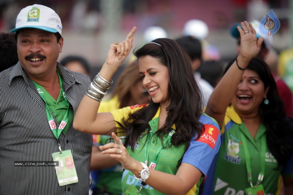 Kerala Strikers Vs Bhojpuri Dabanggs Match Photos - 34 / 183 photos