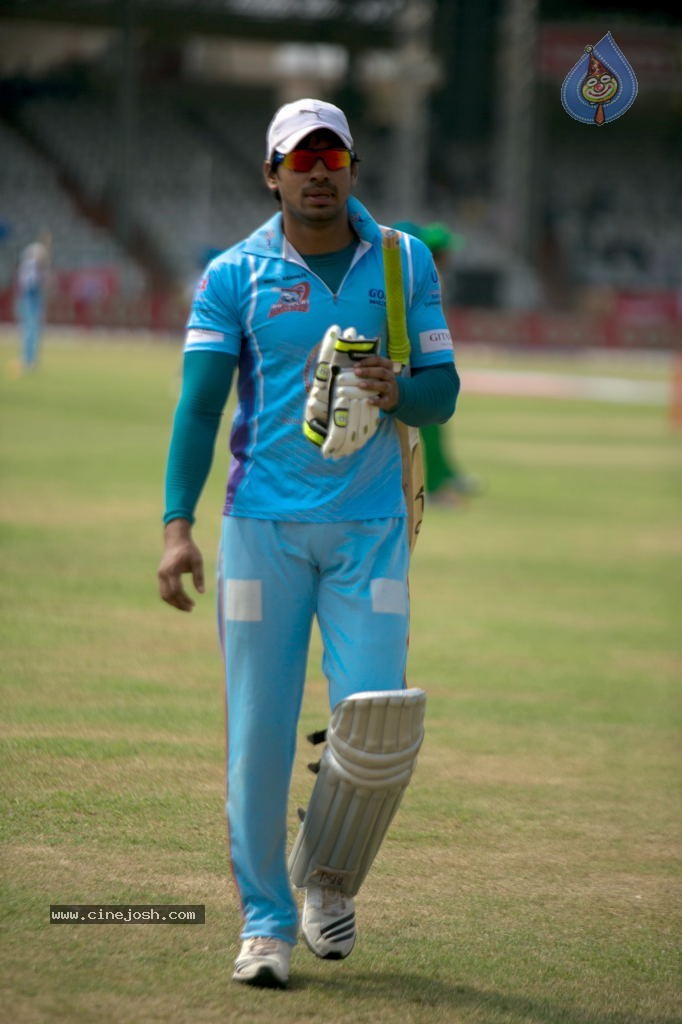 Kerala Strikers Vs Bhojpuri Dabanggs Match Photos - 49 / 183 photos