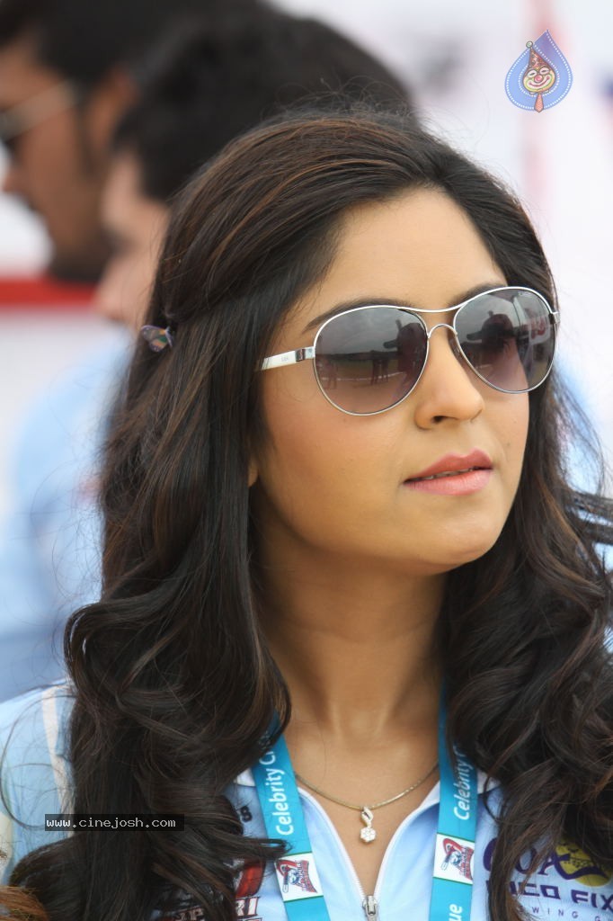Kerala Strikers Vs Bhojpuri Dabanggs Match Photos - 53 / 183 photos