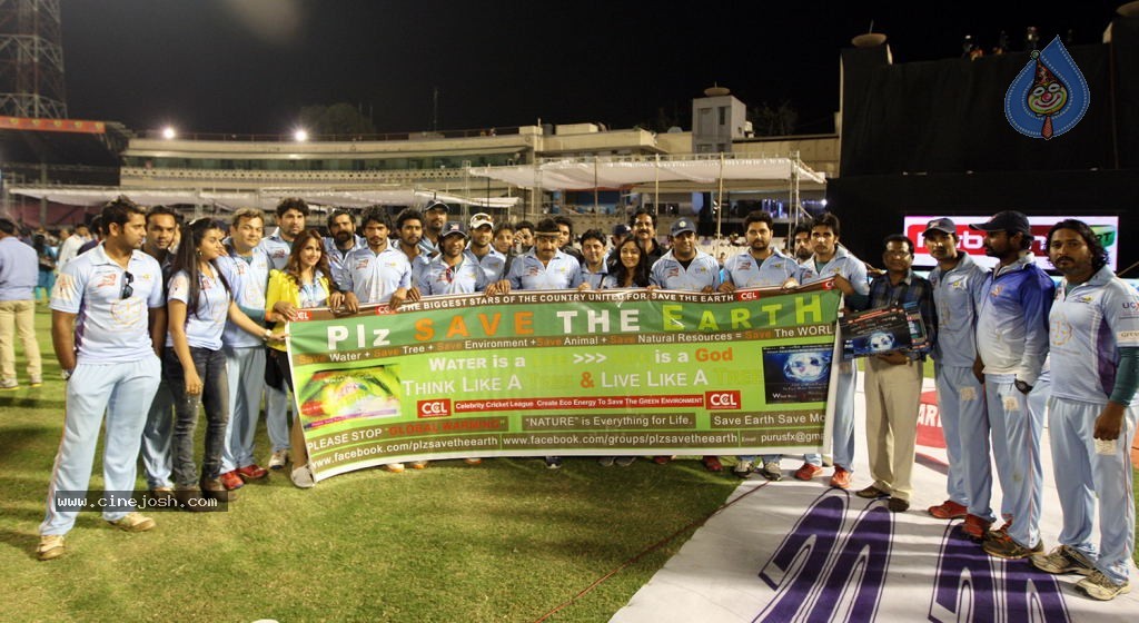Kerala Strikers Vs Bhojpuri Dabanggs Match Photos - 75 / 183 photos