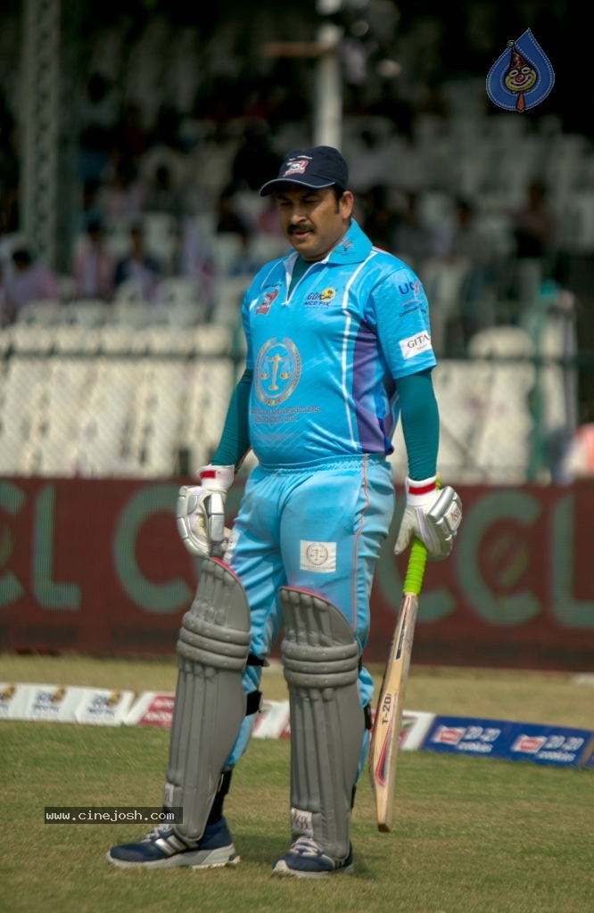 Kerala Strikers Vs Bhojpuri Dabanggs Match Photos - 101 / 183 photos