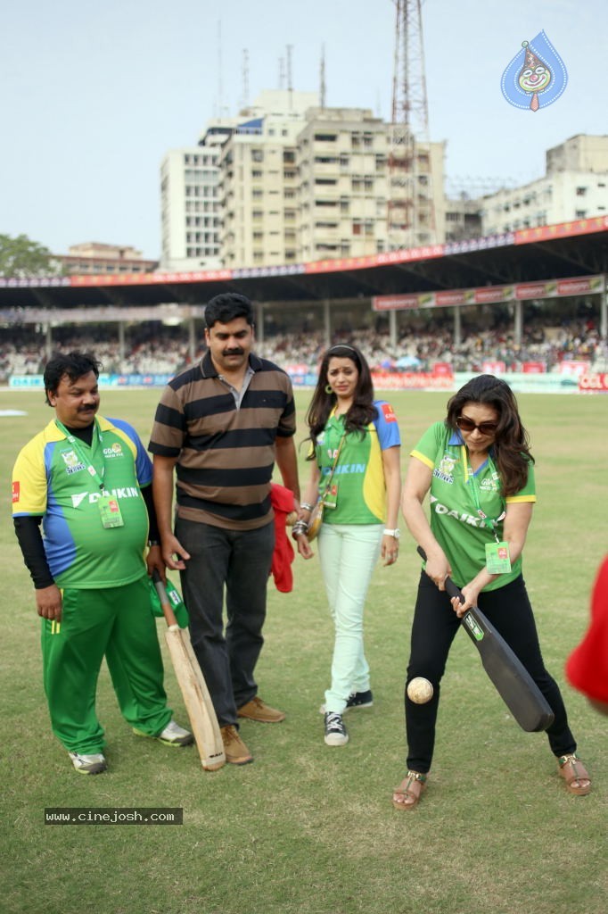 Kerala Strikers Vs Bhojpuri Dabanggs Match Photos - 102 / 183 photos