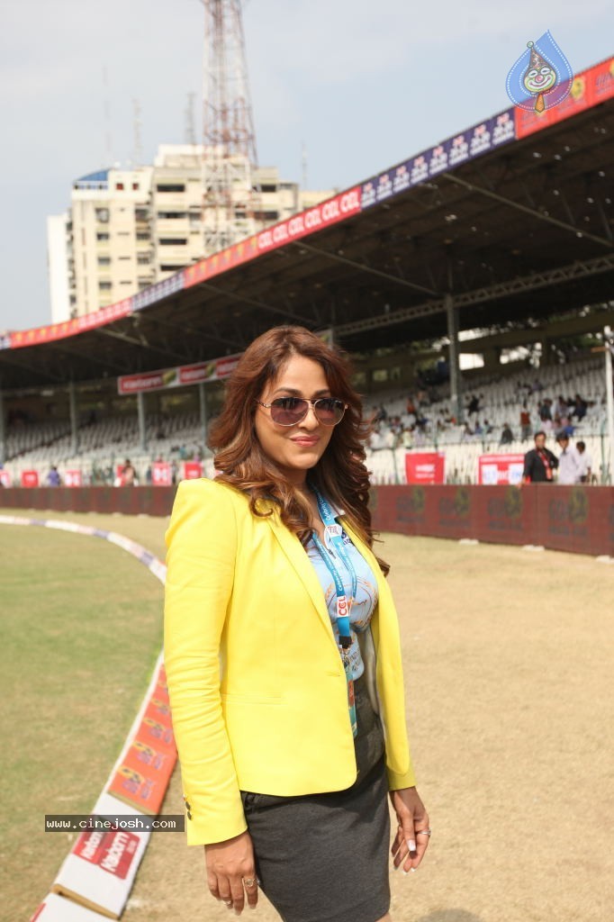 Kerala Strikers Vs Bhojpuri Dabanggs Match Photos - 126 / 183 photos