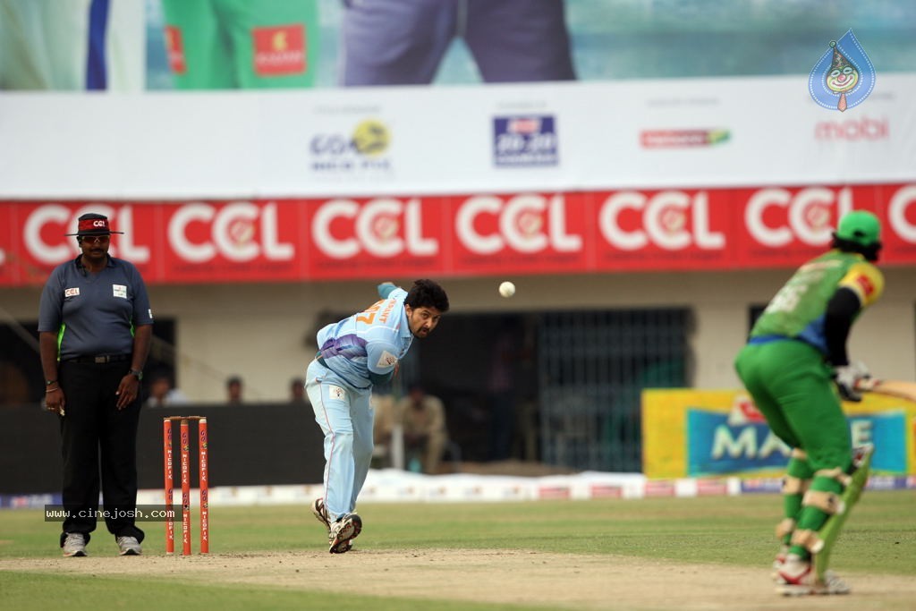 Kerala Strikers Vs Bhojpuri Dabanggs Match Photos - 180 / 183 photos