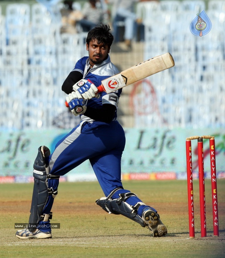 Kerala Strikers vs Karnataka Bulldozers Match - 5 / 63 photos