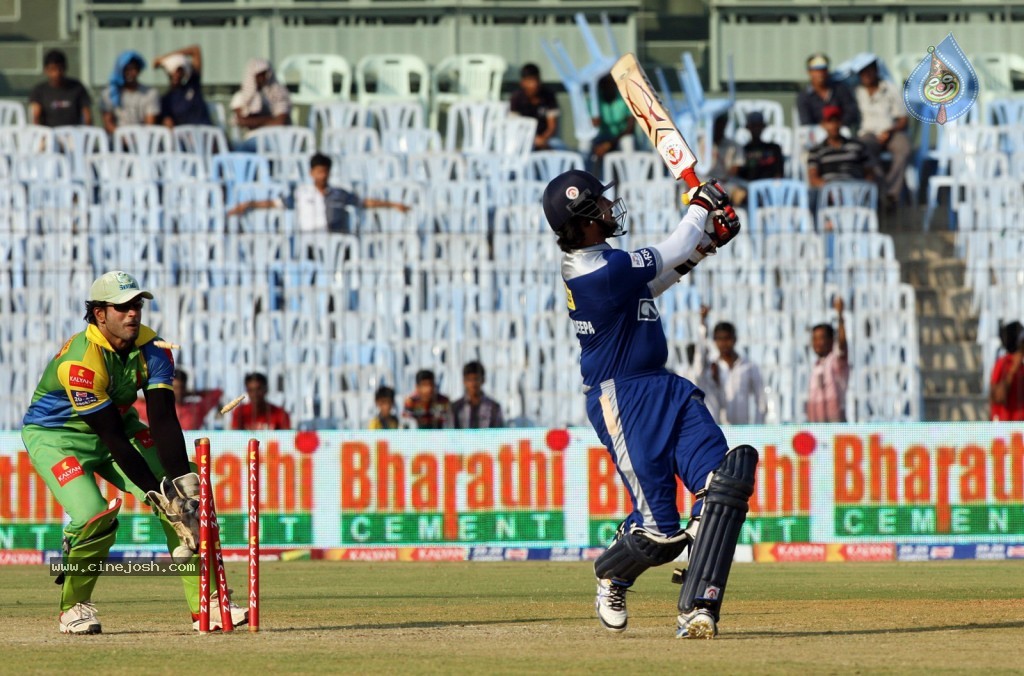 Kerala Strikers vs Karnataka Bulldozers Match - 13 / 63 photos