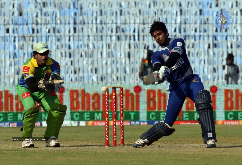 Kerala Strikers vs Karnataka Bulldozers Match - 19 / 63 photos