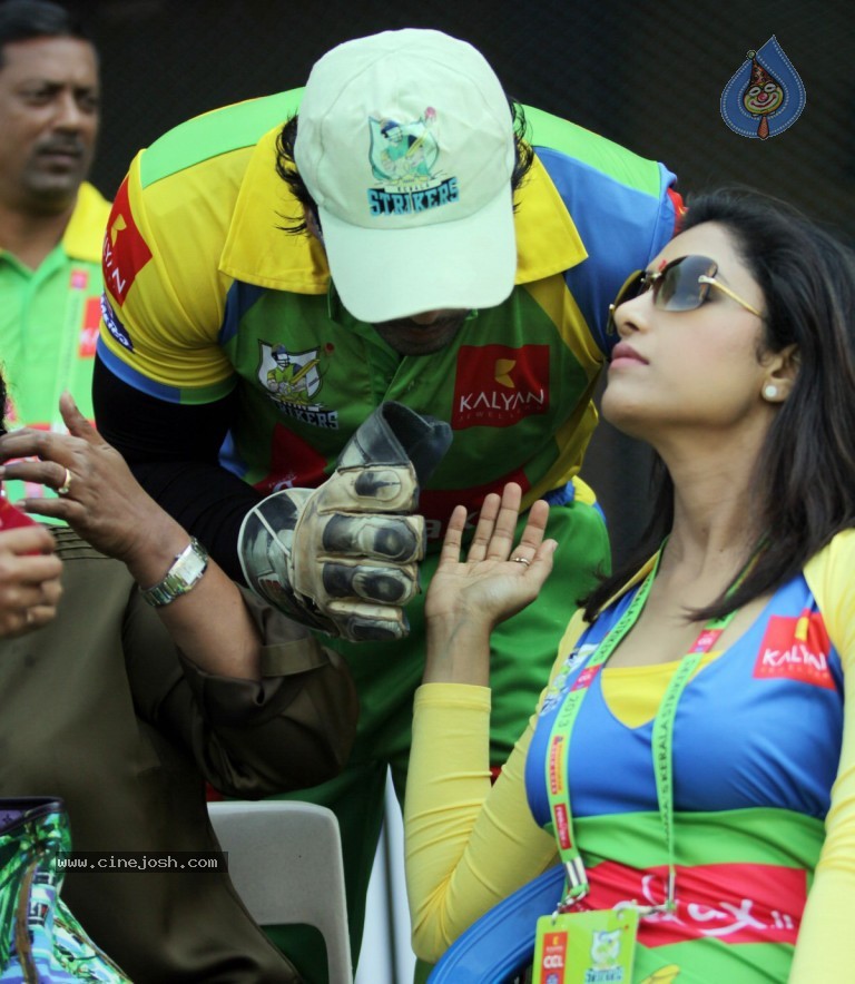 Kerala Strikers vs Karnataka Bulldozers Match - 31 / 63 photos