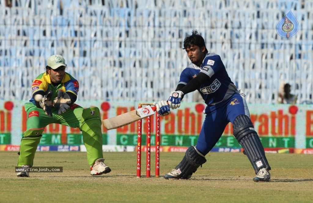 Kerala Strikers vs Karnataka Bulldozers Match - 44 / 63 photos