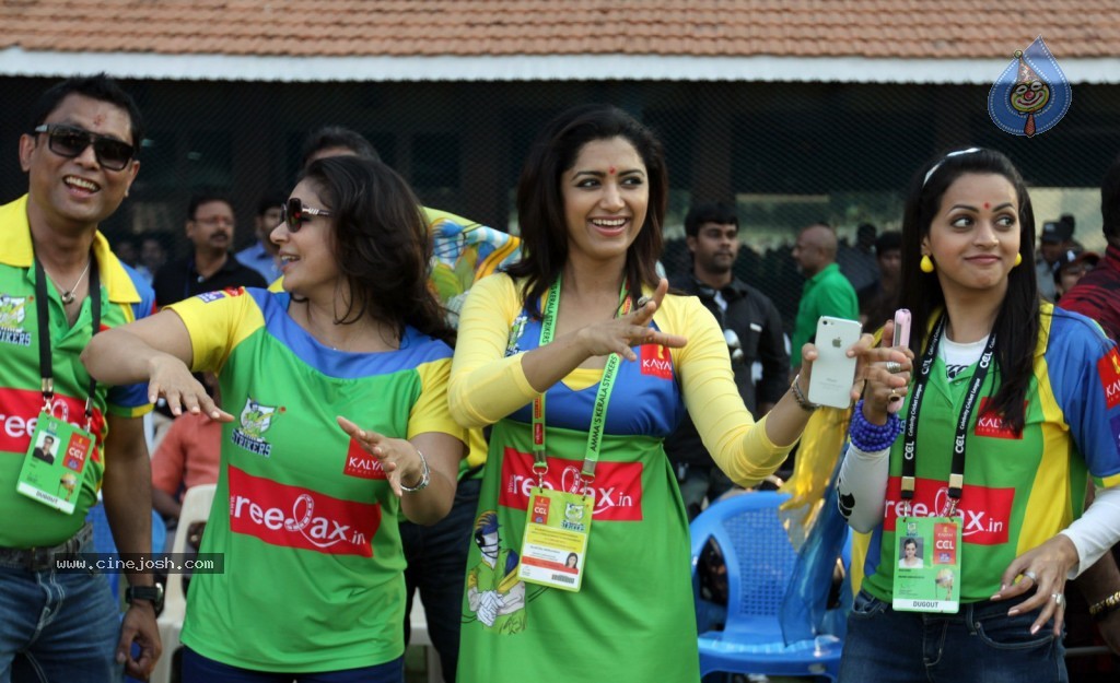 Kerala Strikers vs Karnataka Bulldozers Match - 46 / 63 photos