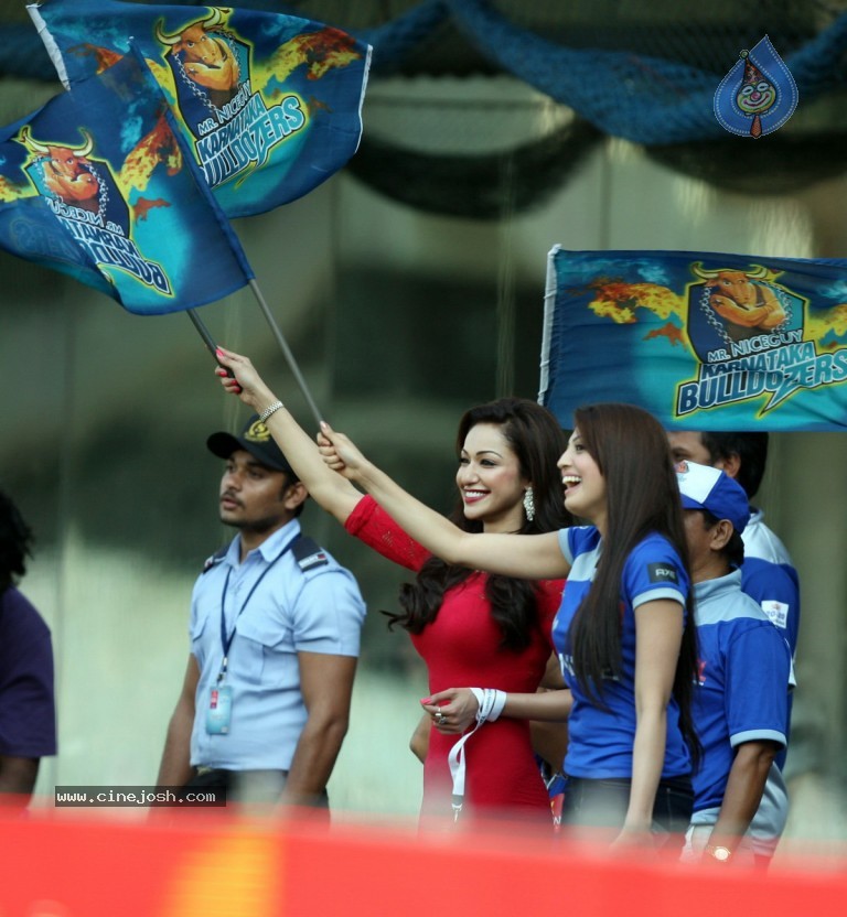 Kerala Strikers vs Karnataka Bulldozers Match - 54 / 63 photos