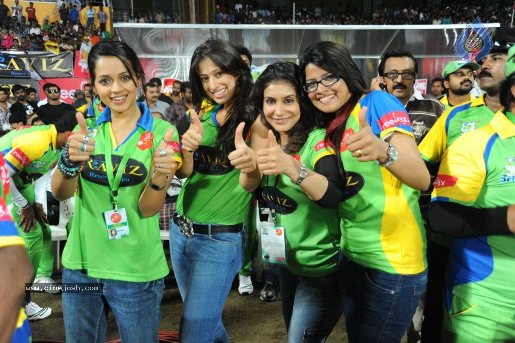 Kerala Strikers Vs Mumbai Heroes Match Photos - 52 / 169 photos