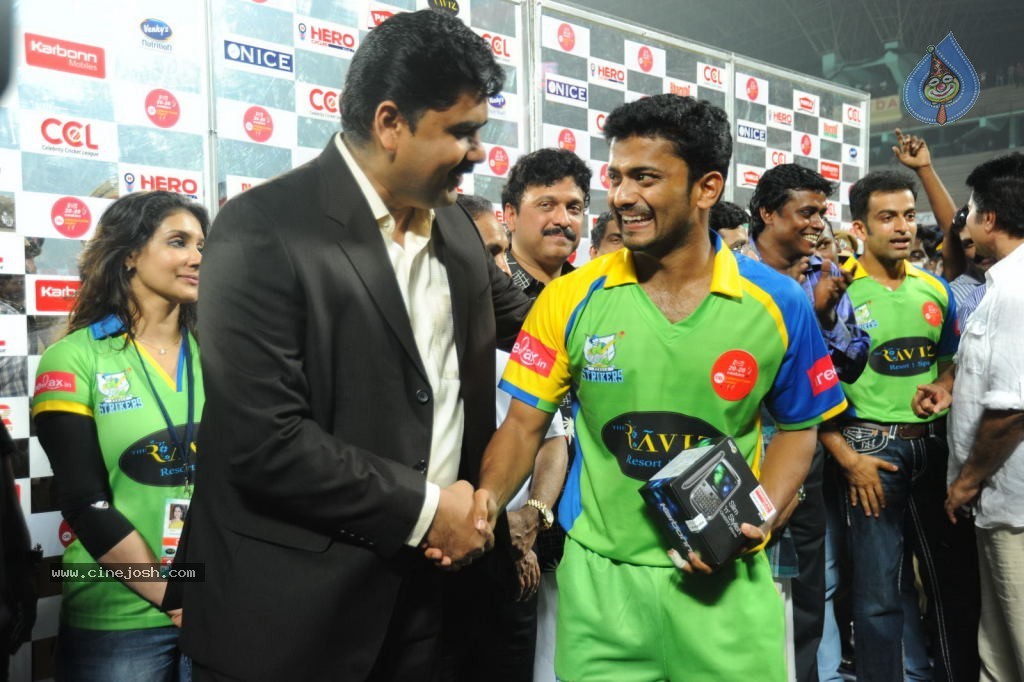 Kerala Strikers Vs Mumbai Heroes Match Photos - 72 / 169 photos