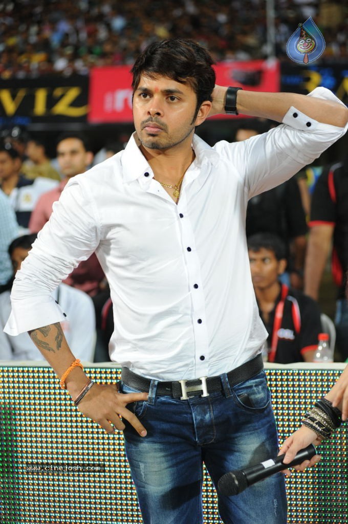 Kerala Strikers Vs Mumbai Heroes Match Photos - 82 / 169 photos