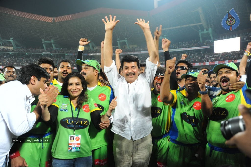 Kerala Strikers Vs Mumbai Heroes Match Photos - 86 / 169 photos